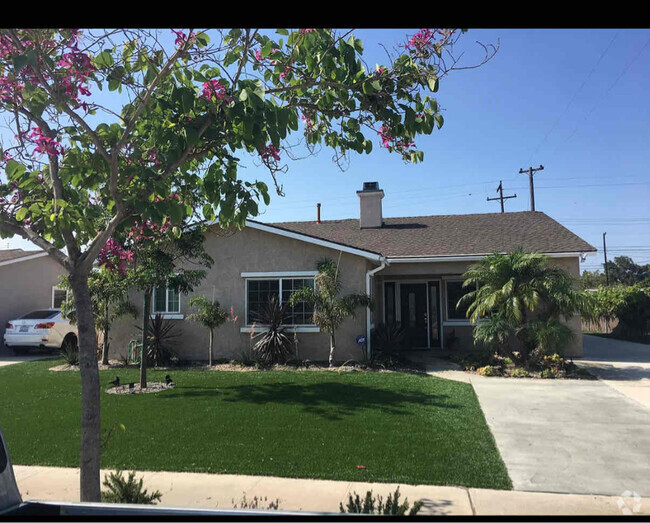 Building Photo - 9102 Oasis Ave Rental