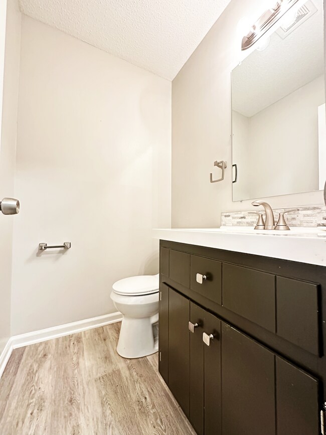 Half Bath - 231 Bridgefield Pl Unit B