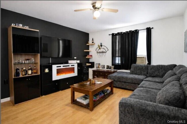 Photo - 9 Benedict Ln