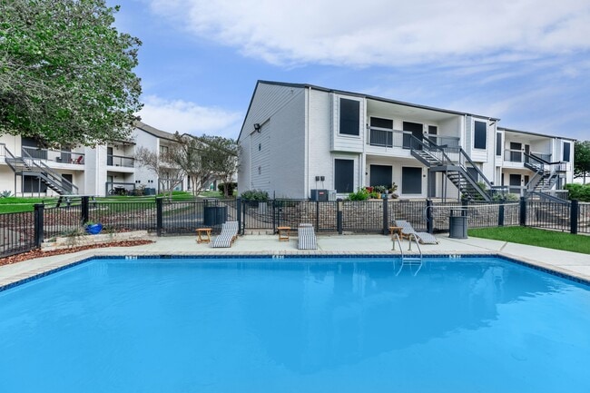 Photo - Aviva at North Plaza