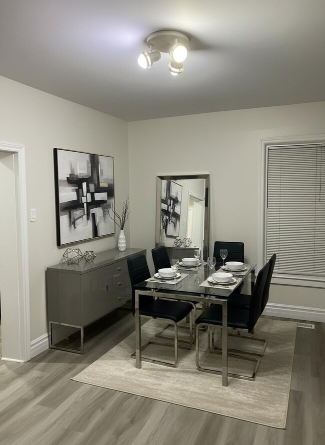 Photo - 220 Mary St N Unit 1 Bedroom apartment for r