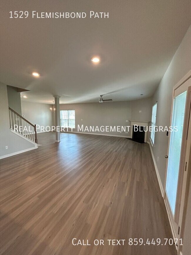 Photo - 1529 Flemishbond Path