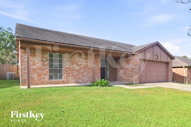 13223 Lake Breeze Ln