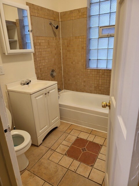 bathroom - 3436 S Giles Ave Unit 2