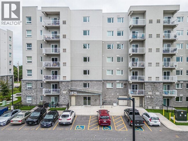 Photo - 1675 Banwell Rd Unit 507