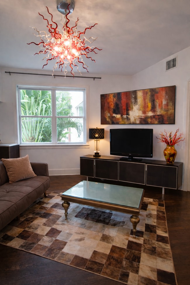 Building Photo - 900 16th St Unit 305