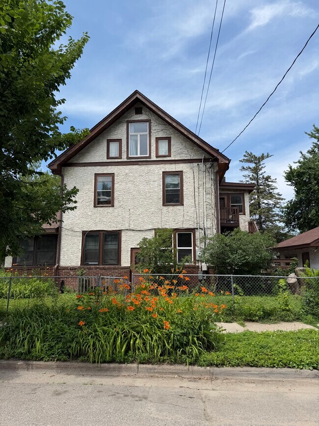 801 4th St NE Unidad 2