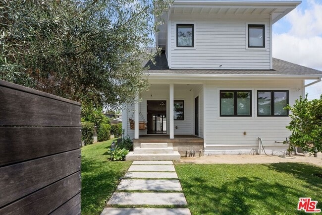 Building Photo - 4525 Melbourne Ave Rental