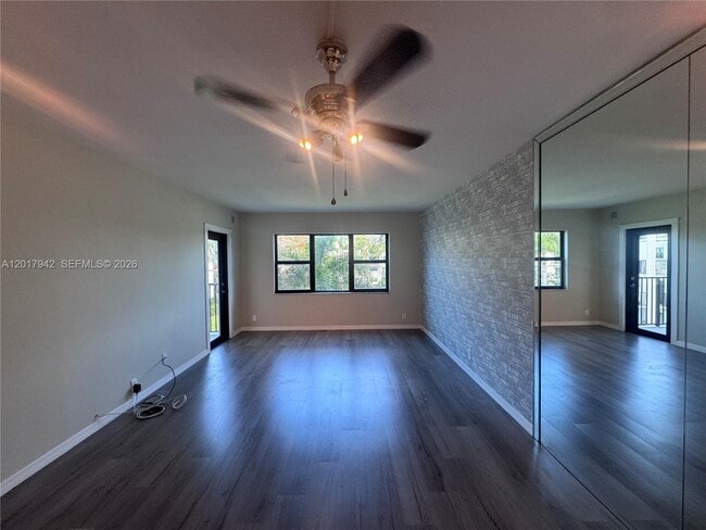 Photo - 1000 River Reach Dr Unidad 302