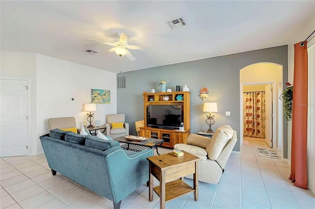 Photo - 136 Henley Cir