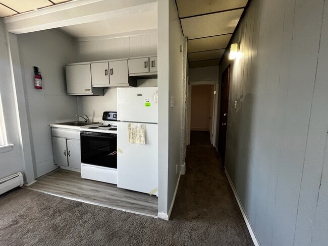 Building Photo - Eddy Stone Apartments Unit 201