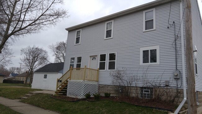 Photo - 1712 East Saveland Avenue