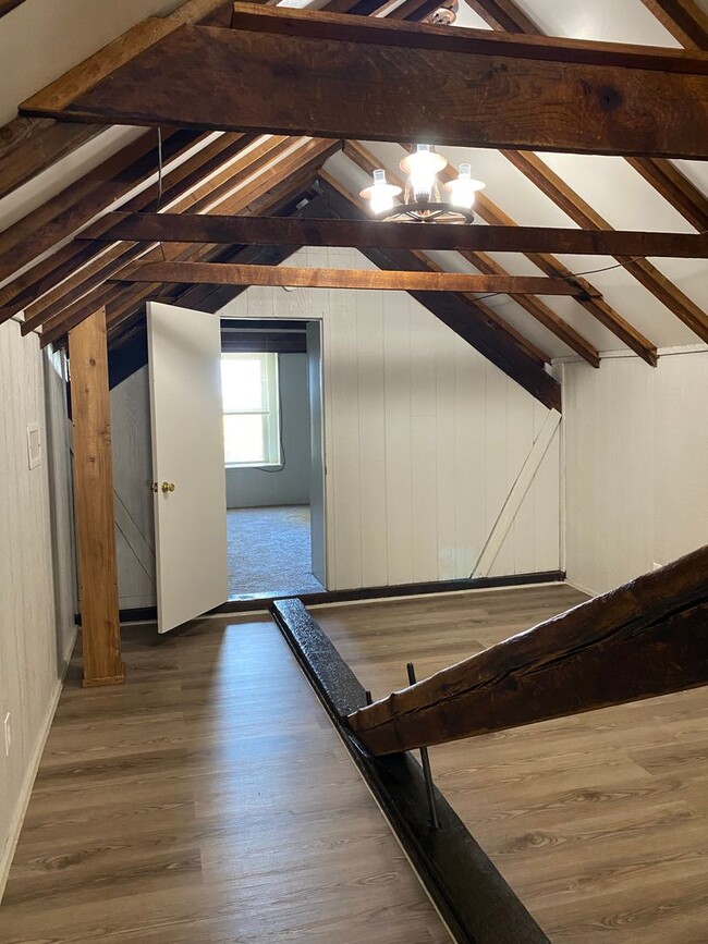 Building Photo - 125 Federal Aid Secondary 1780 Unit Apt 5