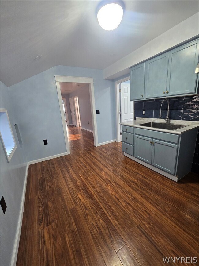 Photo - 517 Goodyear Ave