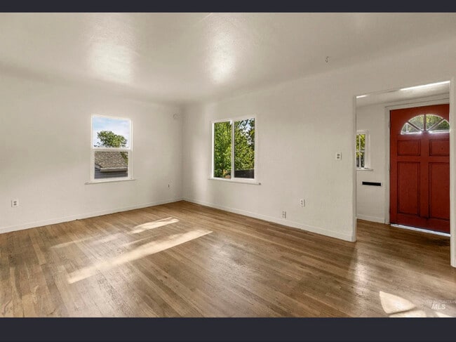 Photo - 242 Cherry St