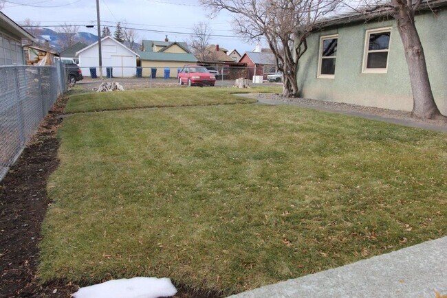 Photo - Malbec 4-Plex Unidad #3