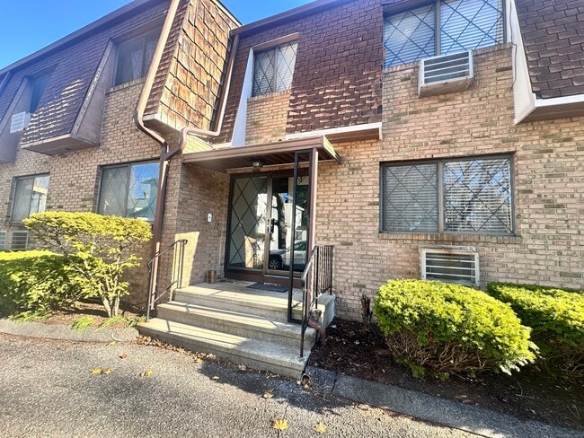 Photo - 150 Main St Unit B6