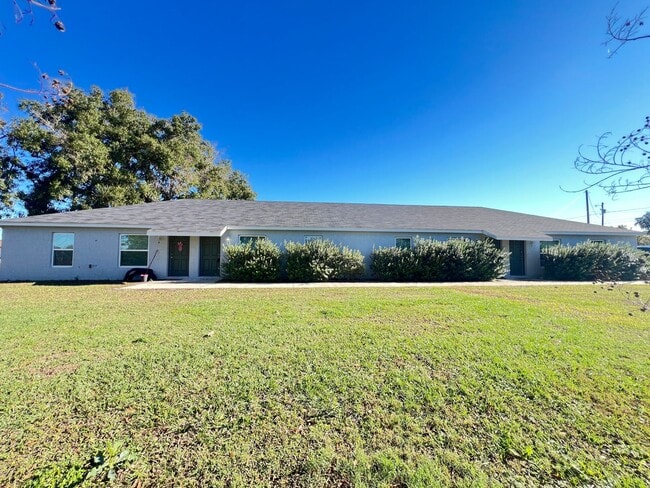 Building Photo - Modern 2 Bedroom, 2 Bath Duplex in Ocala – Lawn Care Included!