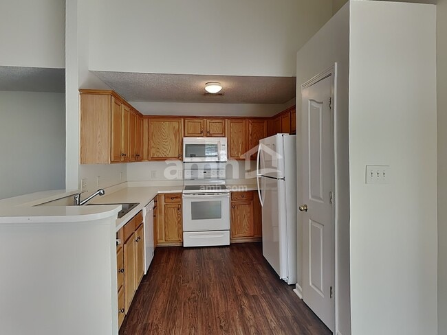 Photo - 15115 De Havilland Dr