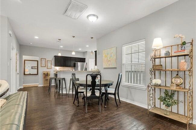 Photo - 410 Montclair Ave