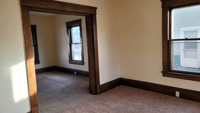 Building Photo - 333 S McKinley Ave