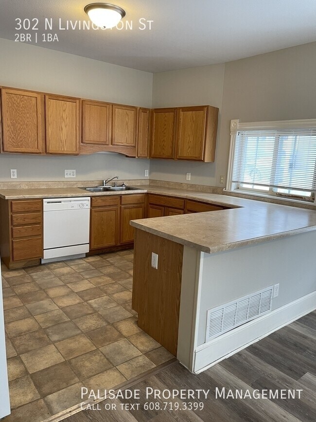 Photo - 302 N Livingston St