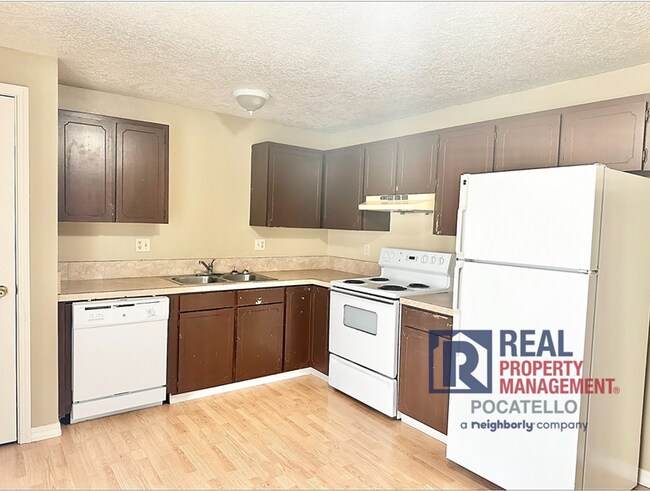 Photo - 230 W Chubbuck Rd Unidad B4