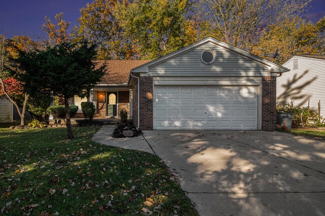 Building Photo - 5836 New Meadow Dr