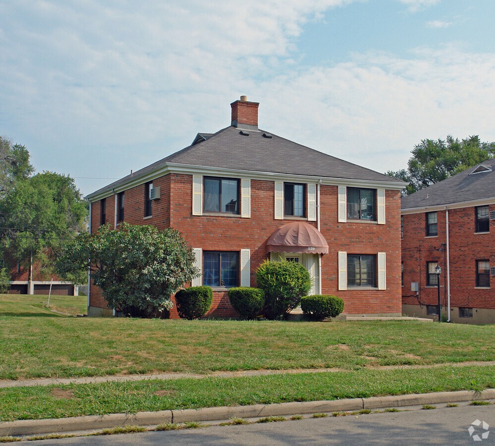 Photo - 539 Telford Ave