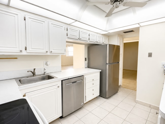 Building Photo - 5301 NW 2nd Ave Unit 401