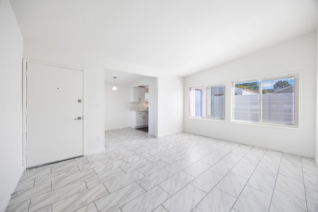 Photo - 3 Bedroom Duplex with Washer Dryer