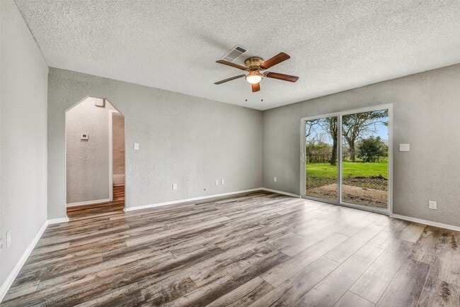 Photo - 405 Cherry St