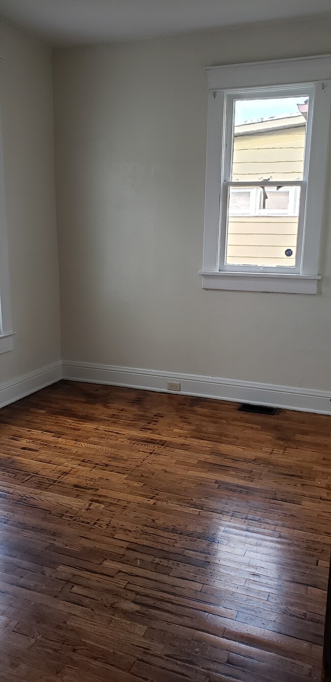 Photo - 307 W Washington St