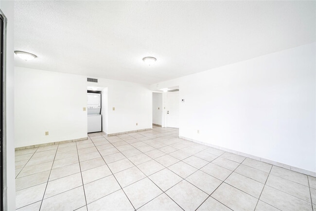 Photo - 1000 Constitution Dr