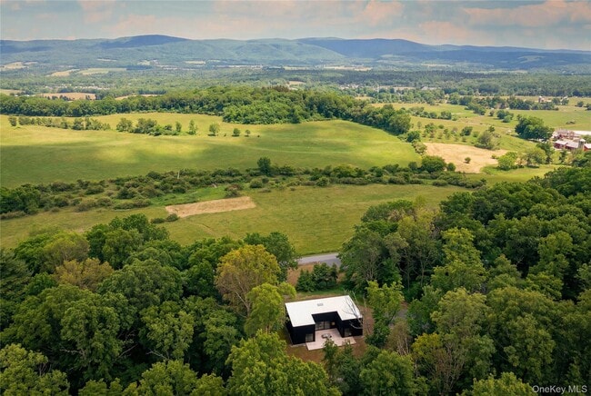 Photo - 279 Tompkins Rd