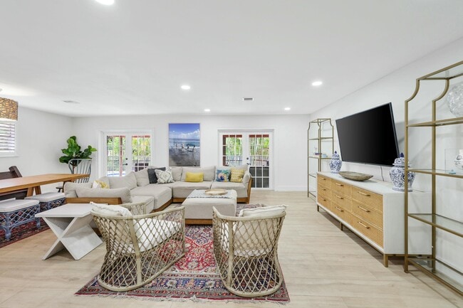 Photo - 486 NW 1st St