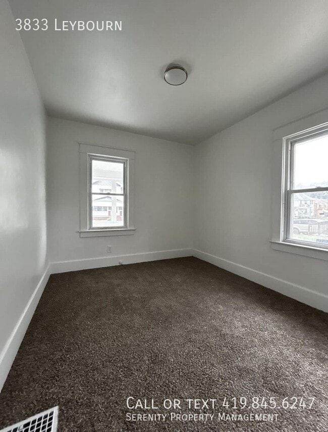 Photo - 3833 Leybourn-