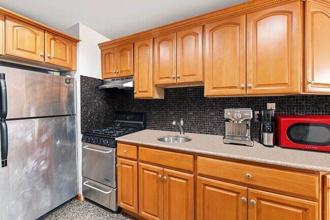 Photo - 540 E 14th St Unit 5