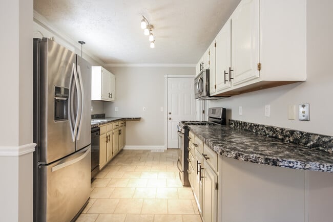 Photo - 667 Aspen Ct