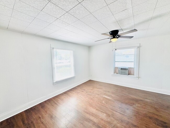 Building Photo - 211 15th Ave S Unit 2 Rental