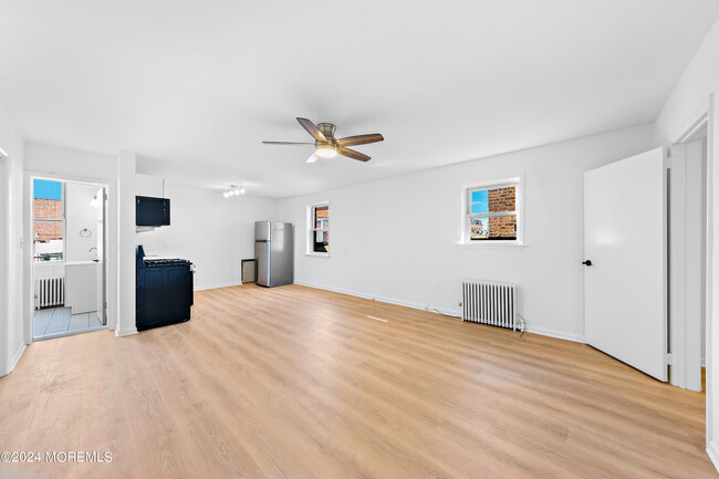 Photo - 10 Monmouth St Apartment Unit B