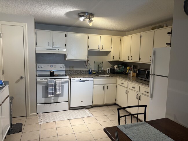 Photo - 206 White Cedar Blvd