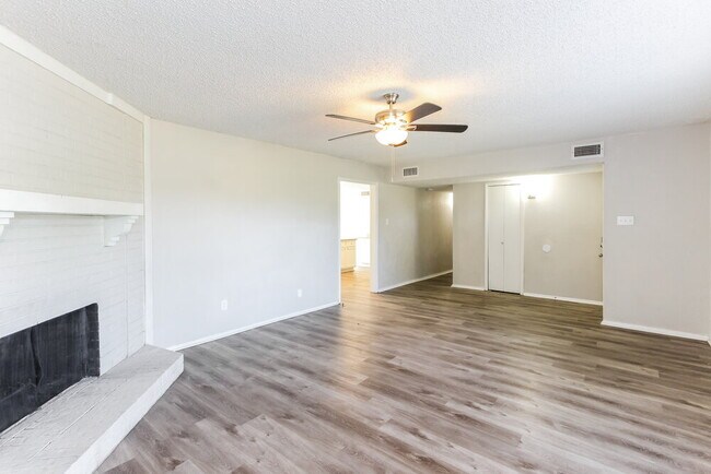 Photo - 1208 Grinnel Dr