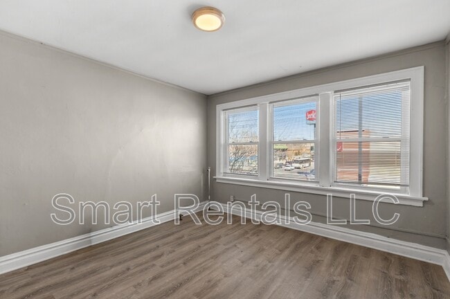 Photo - 5618 S Grand Blvd