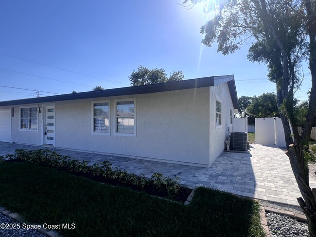 Building Photo - 712 Badger Dr NE Rental
