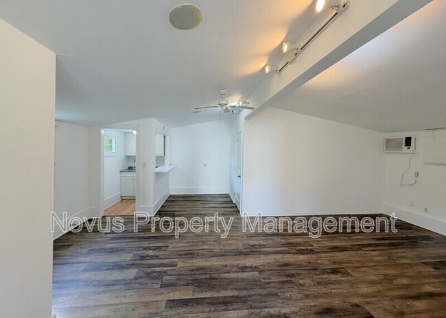Photo - 328 Maple St