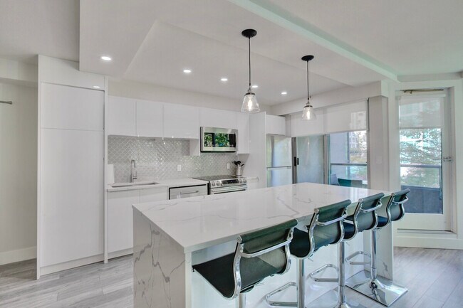 Photo - 851 Homer St Unit ID1345515P