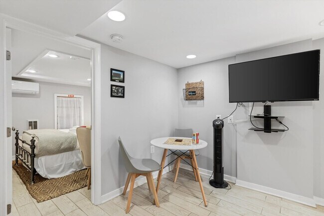 Photo - 814 Randolph St NW Unit ID1037745P