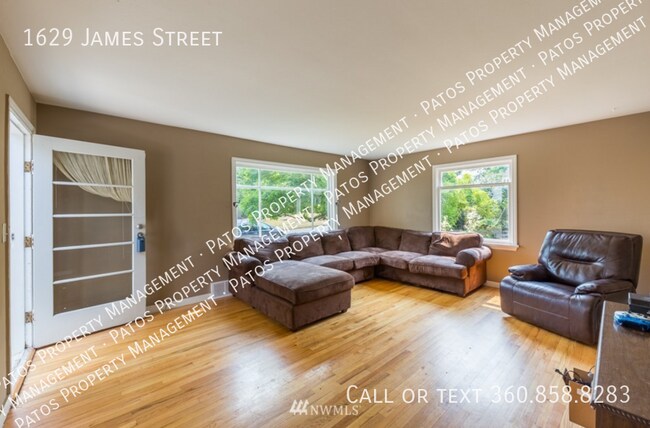 1629 James St