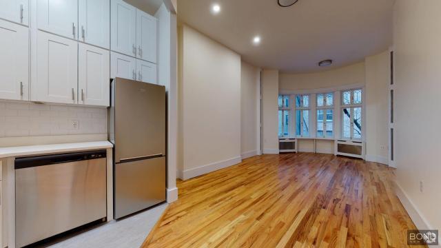 Building Photo - 2 bedroom in NEW YORK NY 10023 Rental